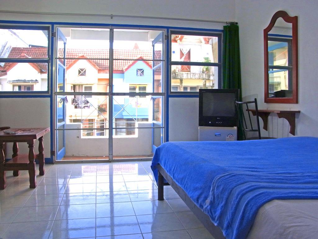 Niku Guesthouse Patong Kültér fotó