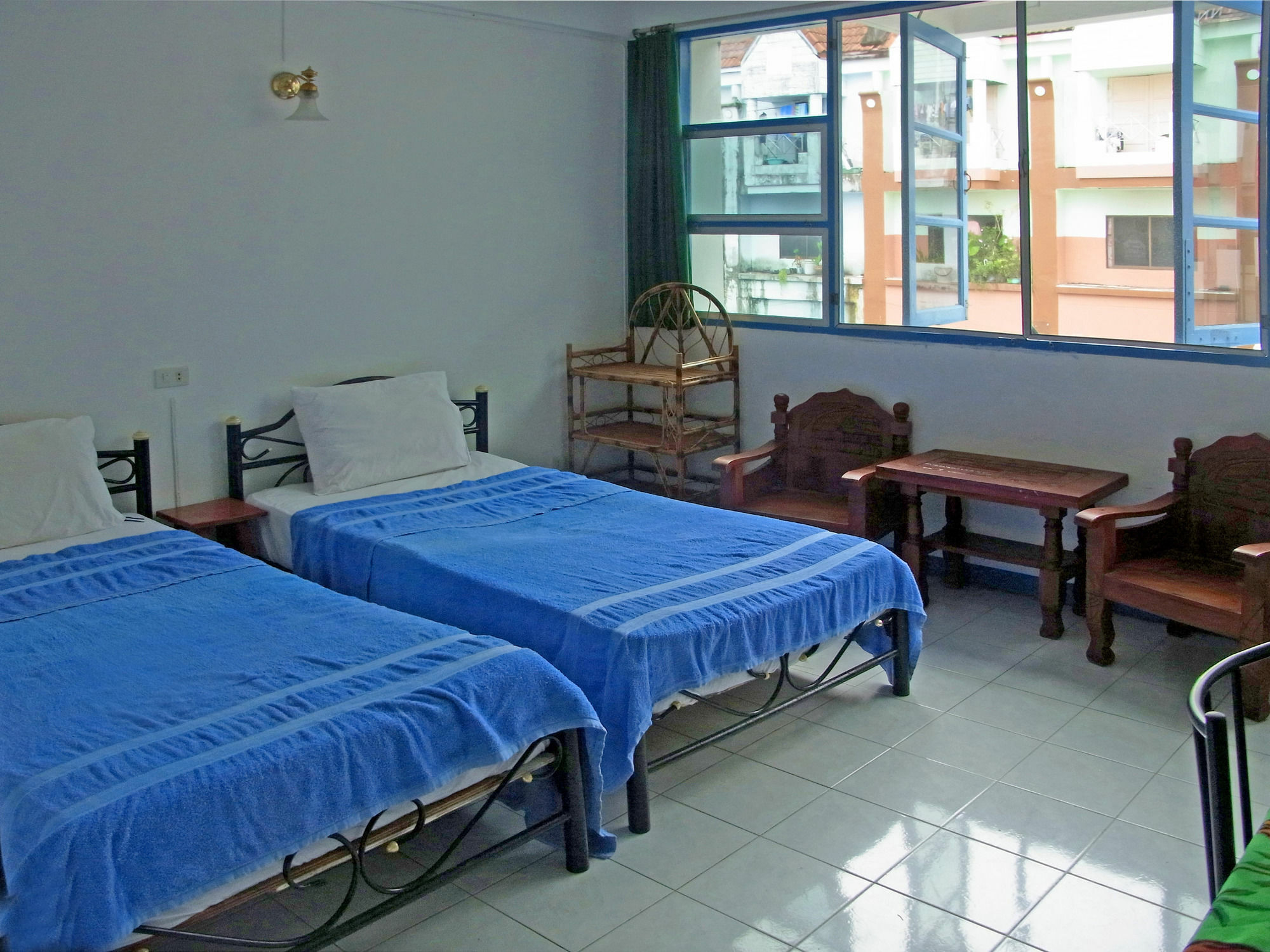 Niku Guesthouse Patong Kültér fotó