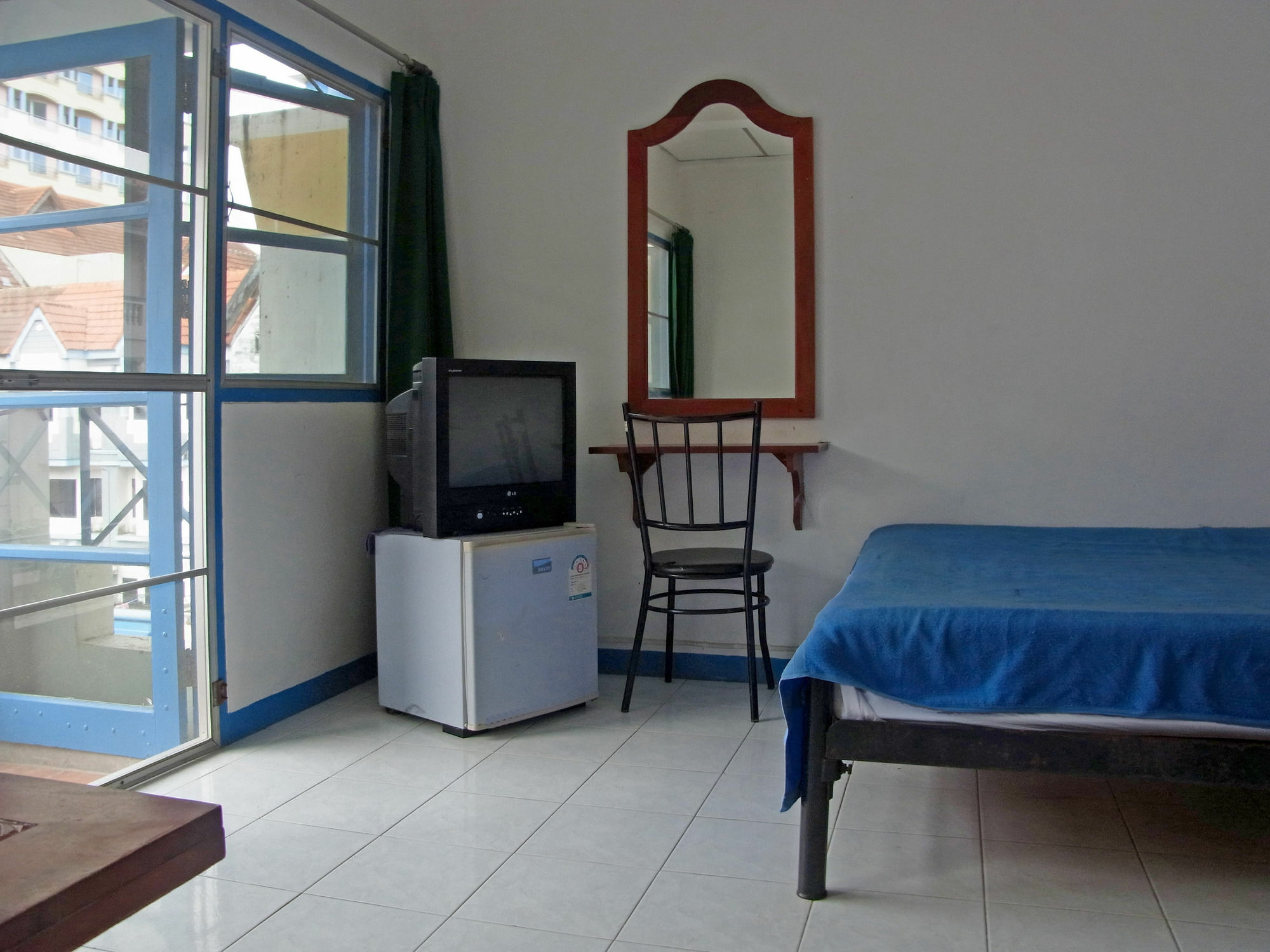 Niku Guesthouse Patong Kültér fotó