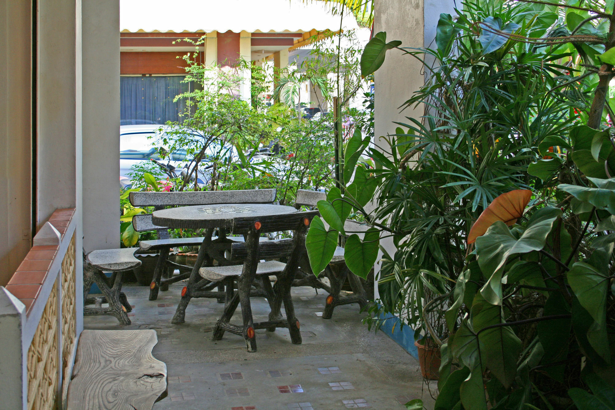 Niku Guesthouse Patong Kültér fotó