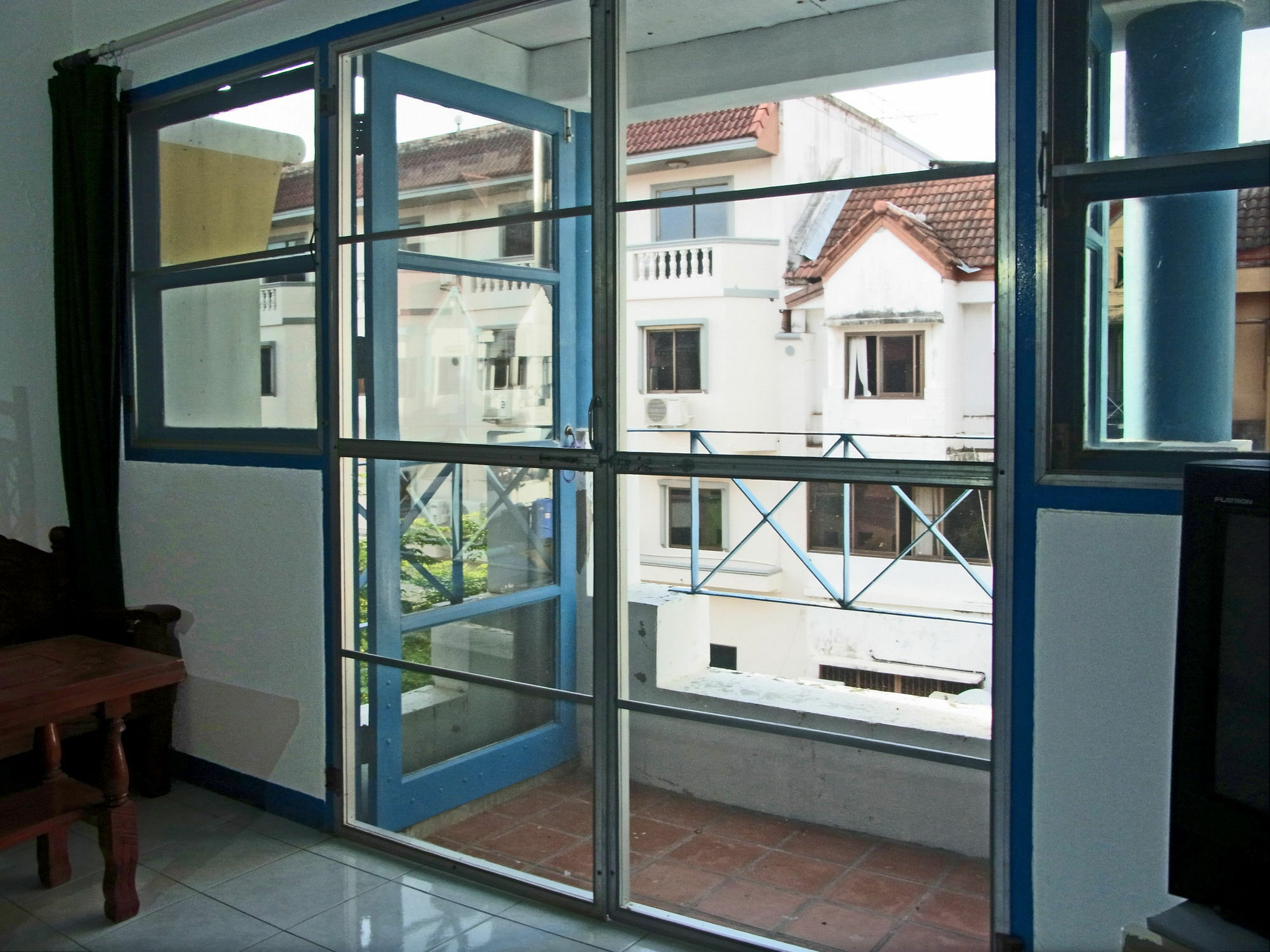 Niku Guesthouse Patong Kültér fotó
