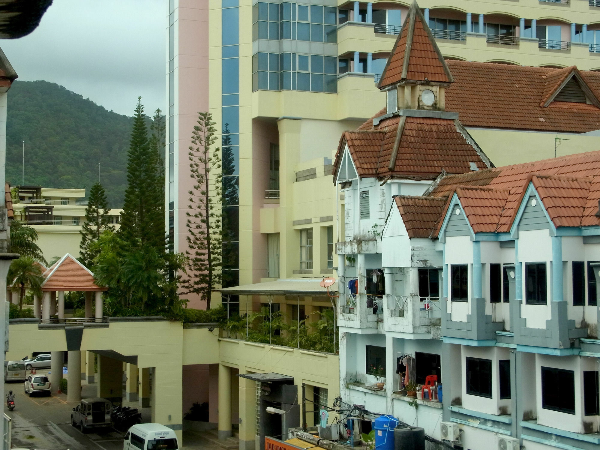 Niku Guesthouse Patong Kültér fotó