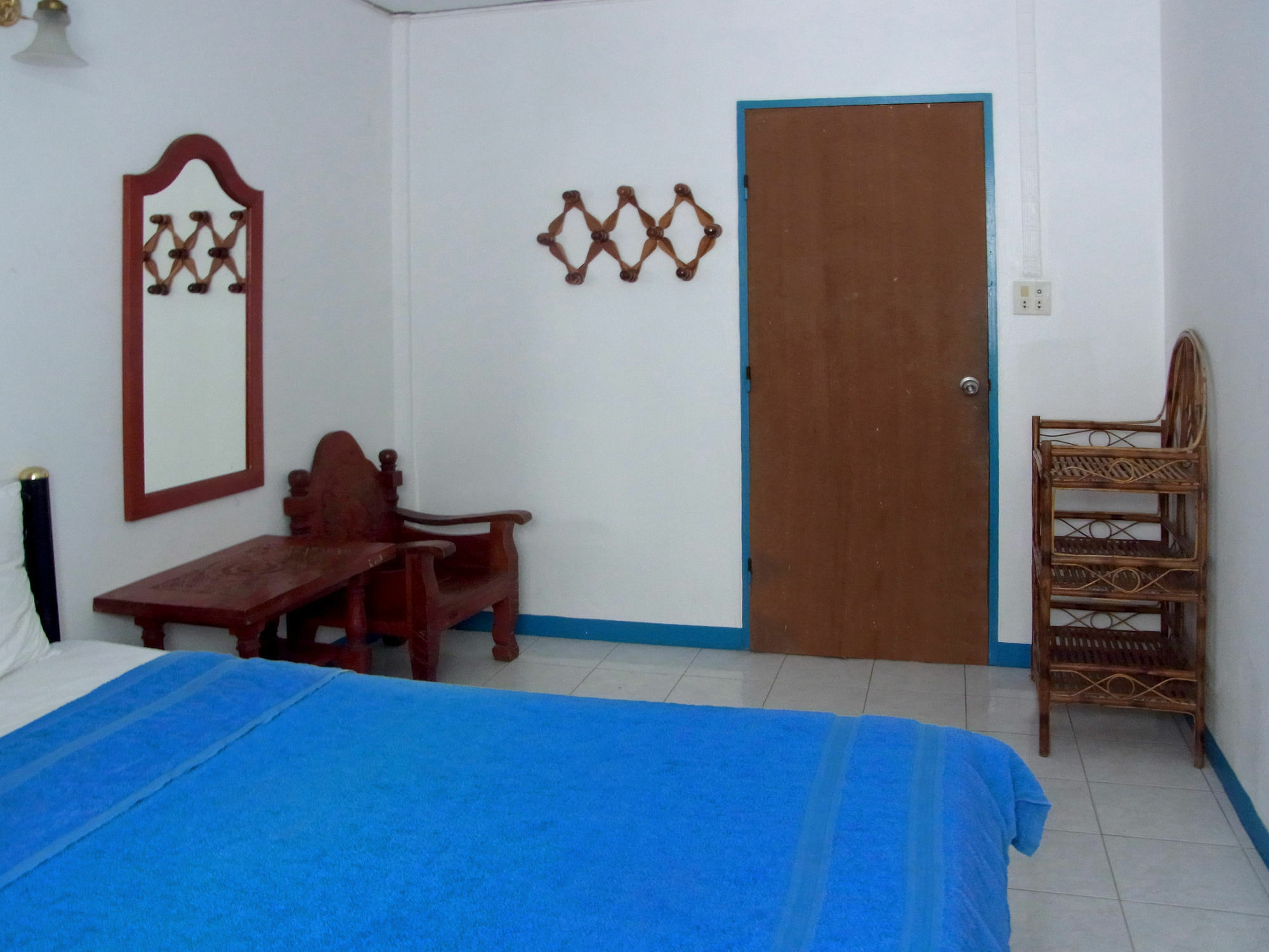 Niku Guesthouse Patong Kültér fotó