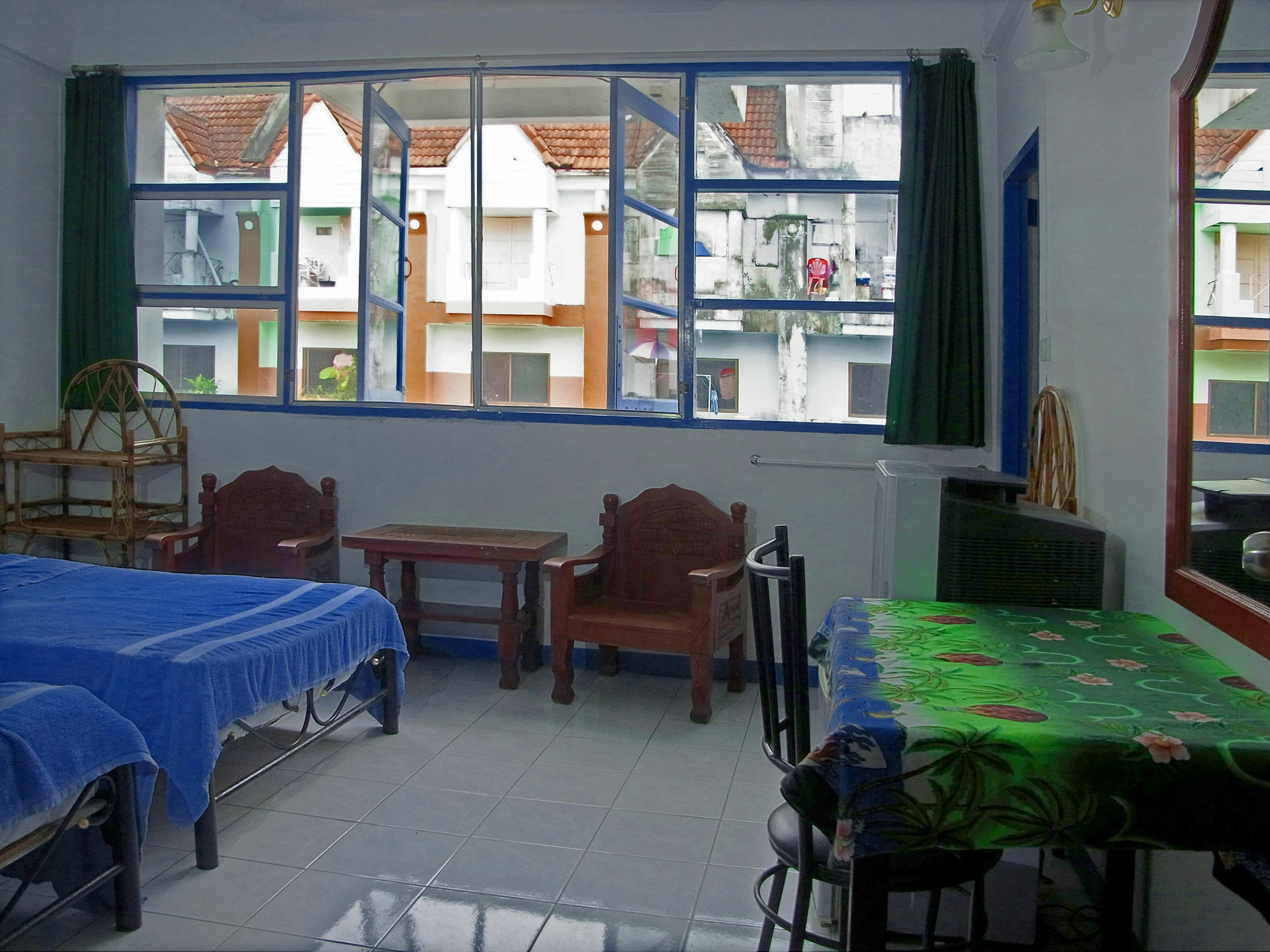 Niku Guesthouse Patong Kültér fotó