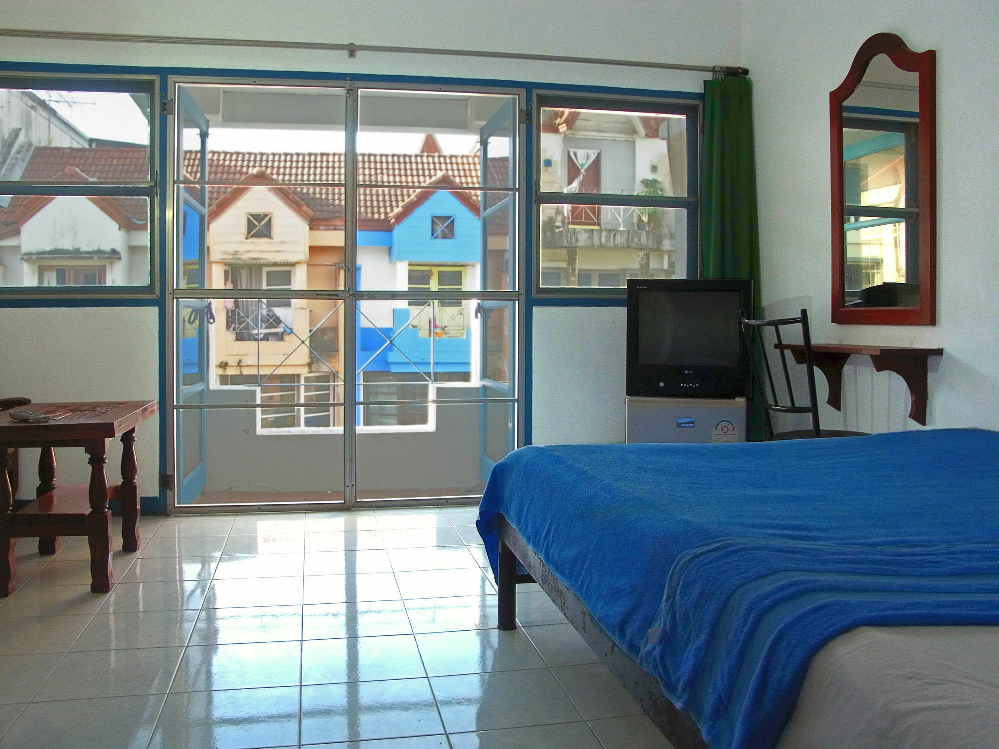 Niku Guesthouse Patong Kültér fotó