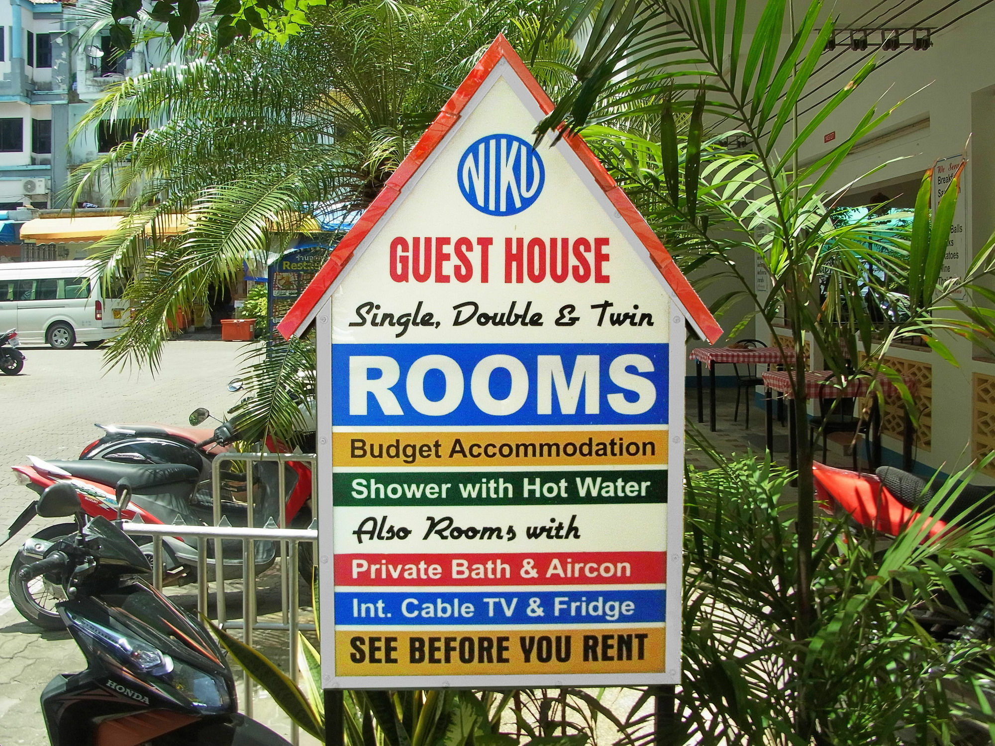 Niku Guesthouse Patong Kültér fotó
