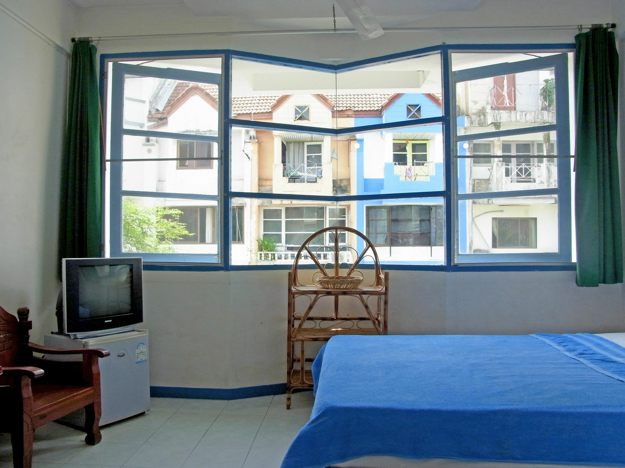 Niku Guesthouse Patong Kültér fotó